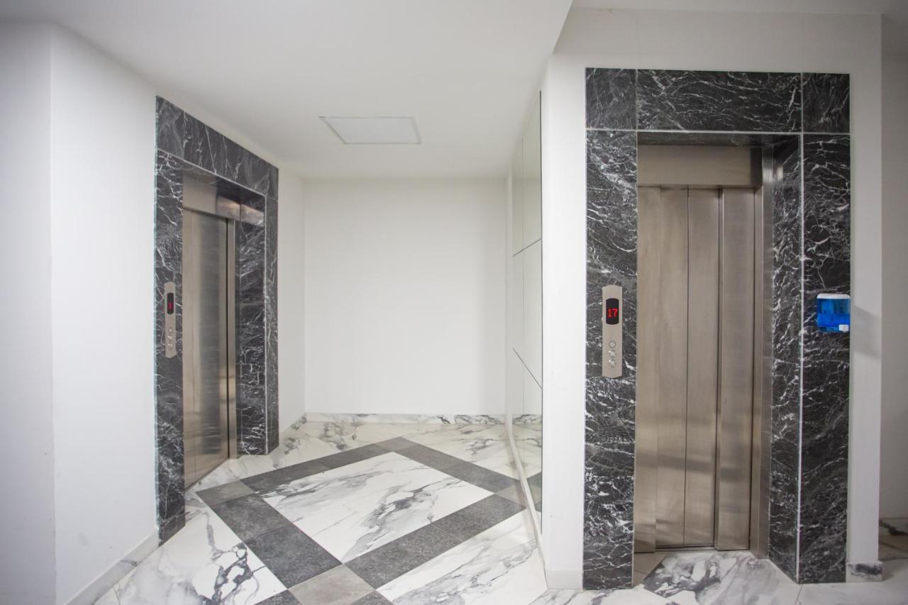 Fantastic Apartments Near Republic Square, Perfect Location, Mystreet Company Yerevan Exterior photo
