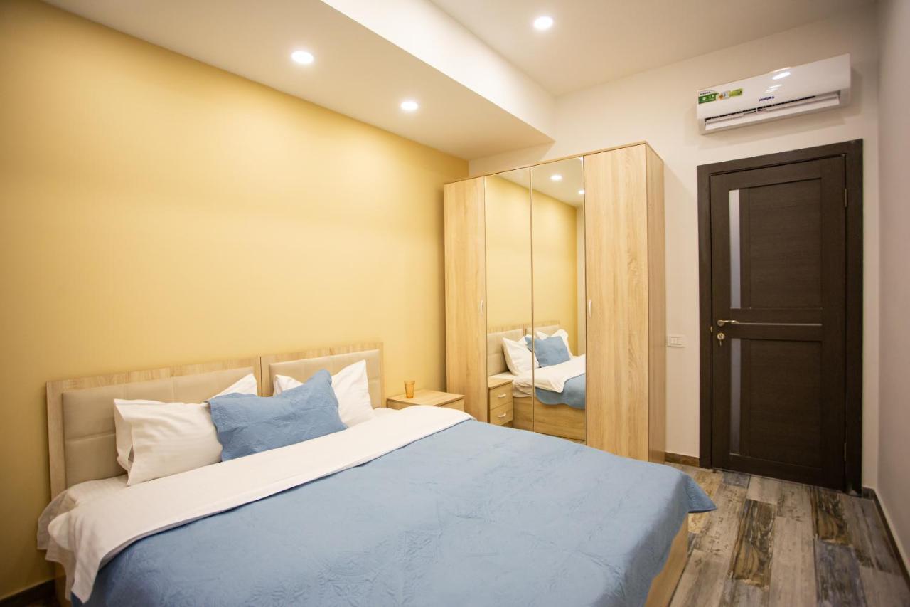 Fantastic Apartments Near Republic Square, Perfect Location, Mystreet Company Yerevan Exterior photo