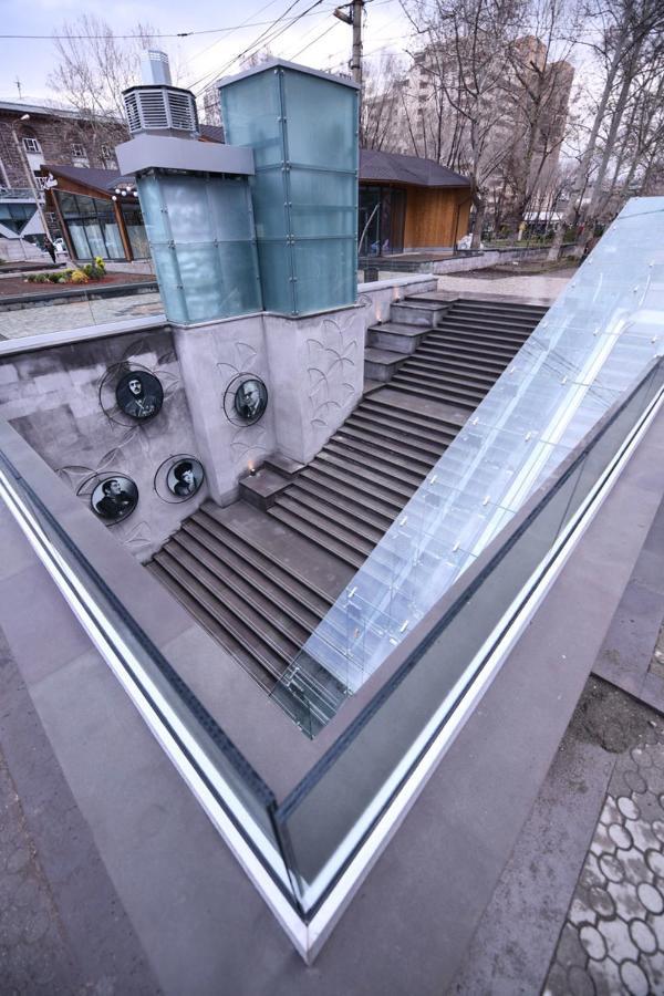 Fantastic Apartments Near Republic Square, Perfect Location, Mystreet Company Yerevan Exterior photo